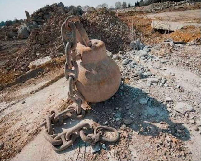 Demolice budov a výkopové práce